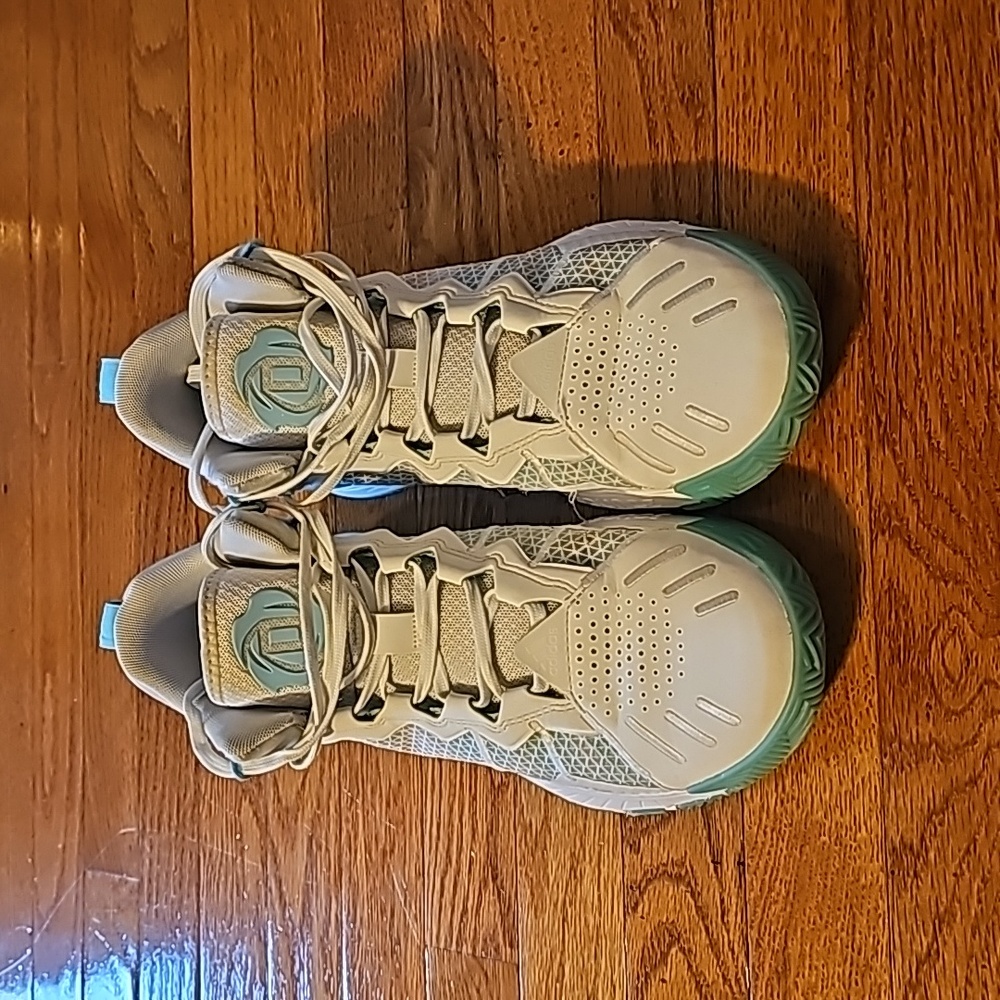 Adidas D Rose Son of Chi "Christmas" size 8.5